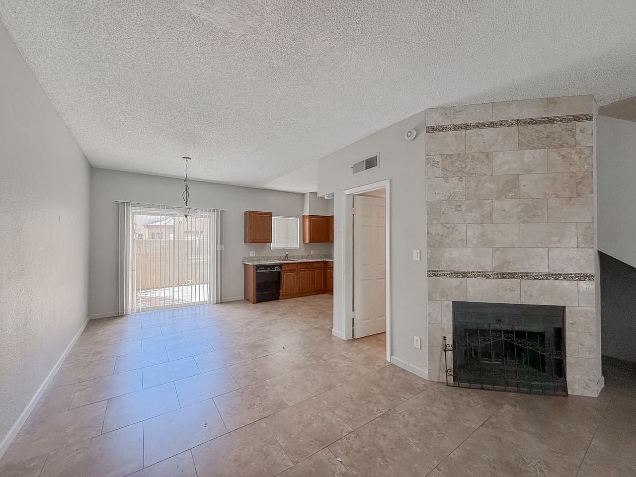 1935 W Morten Ave #27 - Photo 5 of 28