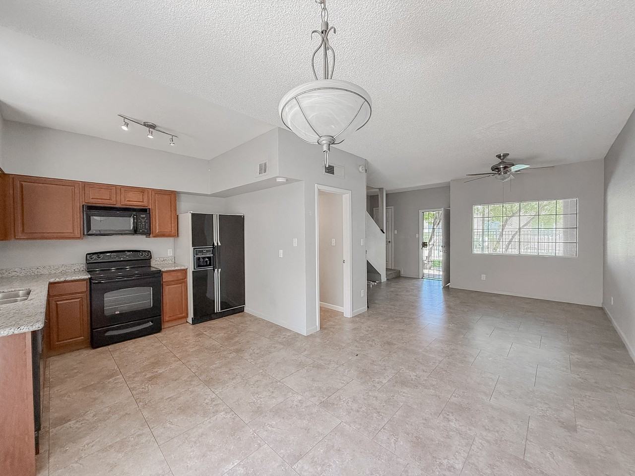 1935 W Morten Ave #27 - Photo 6 of 28