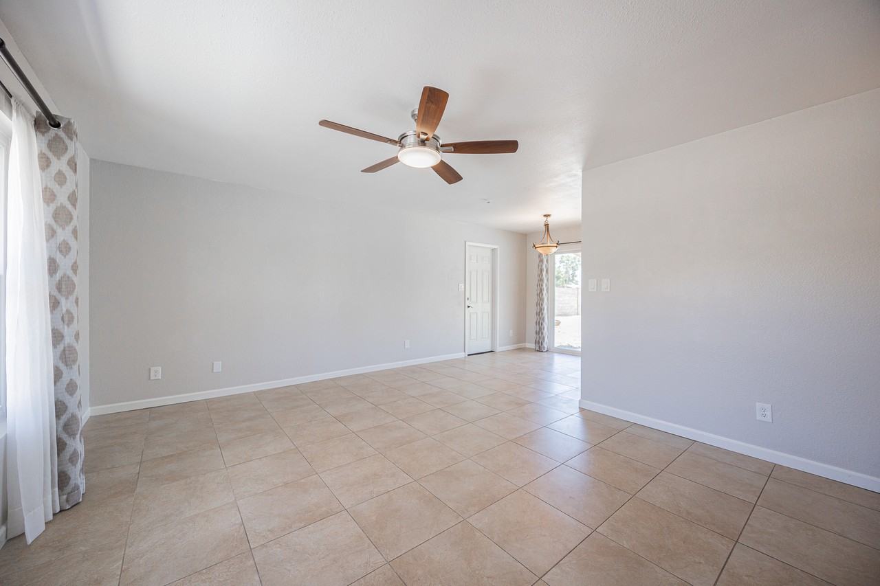 11211 S Bannock St - Photo 5 of 23