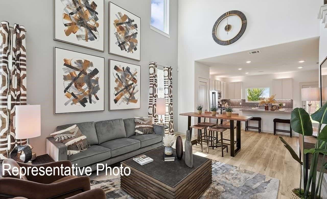 620 Russell Dr - Photo 4 of 18