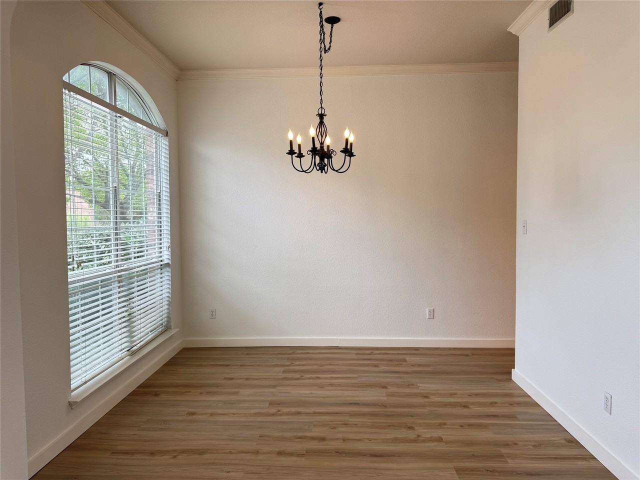3024 Sawtooth Dr - Photo 6 of 19