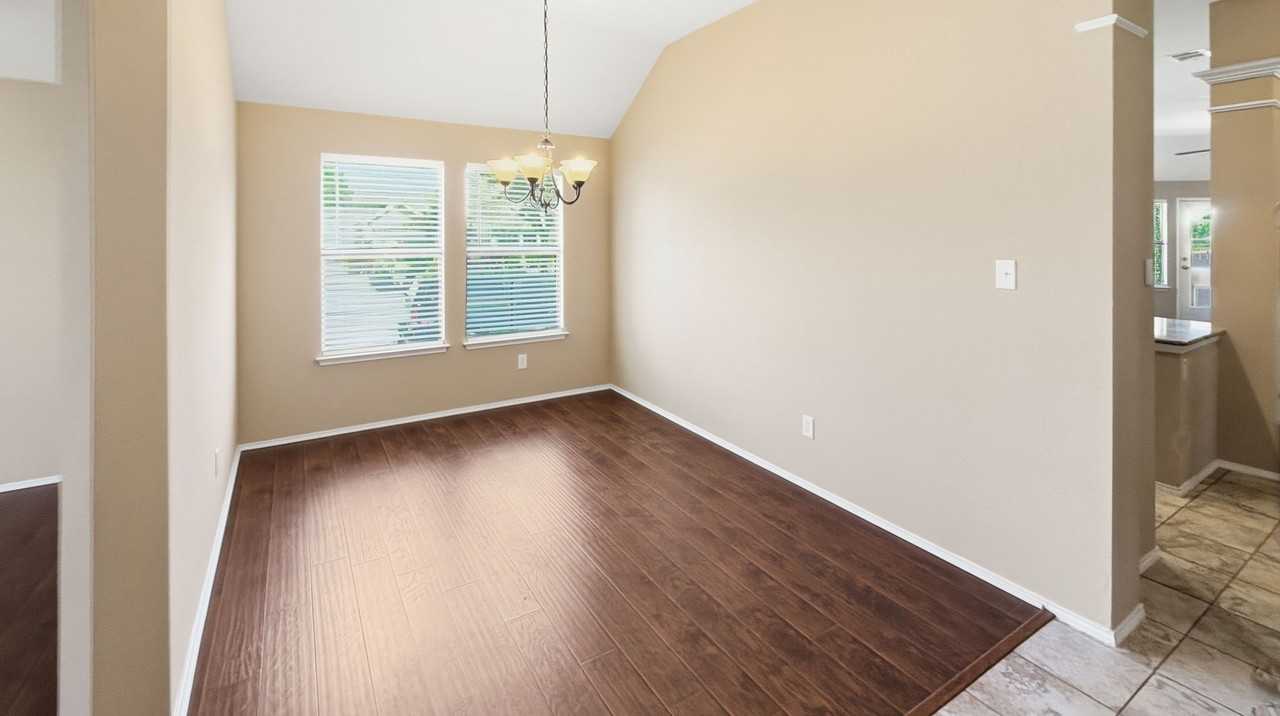 15513 Landing Creek Ln - Photo 4 of 14