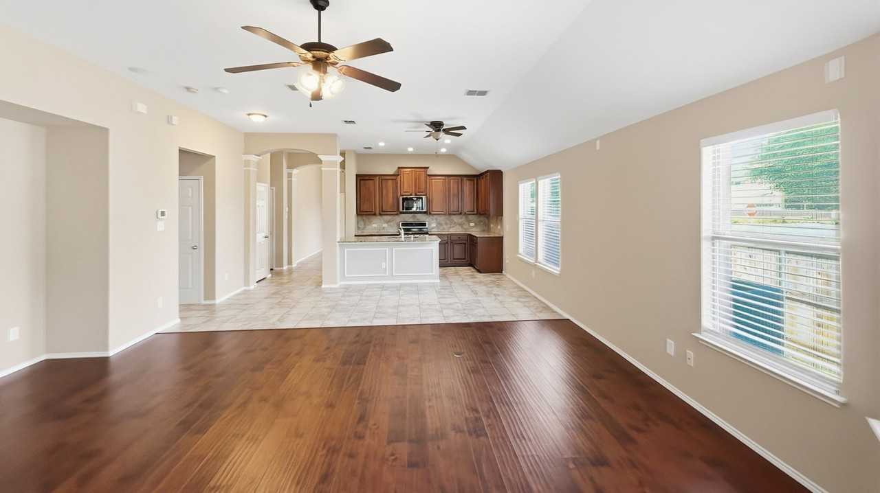 15513 Landing Creek Ln - Photo 7 of 14
