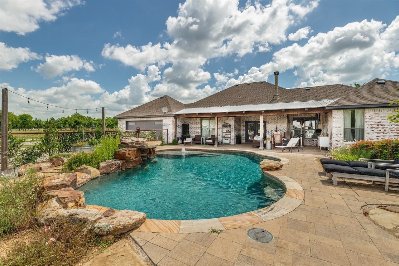 1177 Lone Star Rd - Photo 5 of 28
