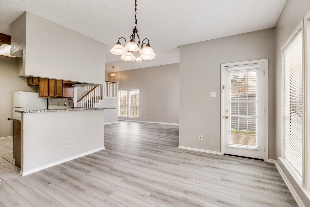 3317 Devonshire Dr - Photo 4 of 12