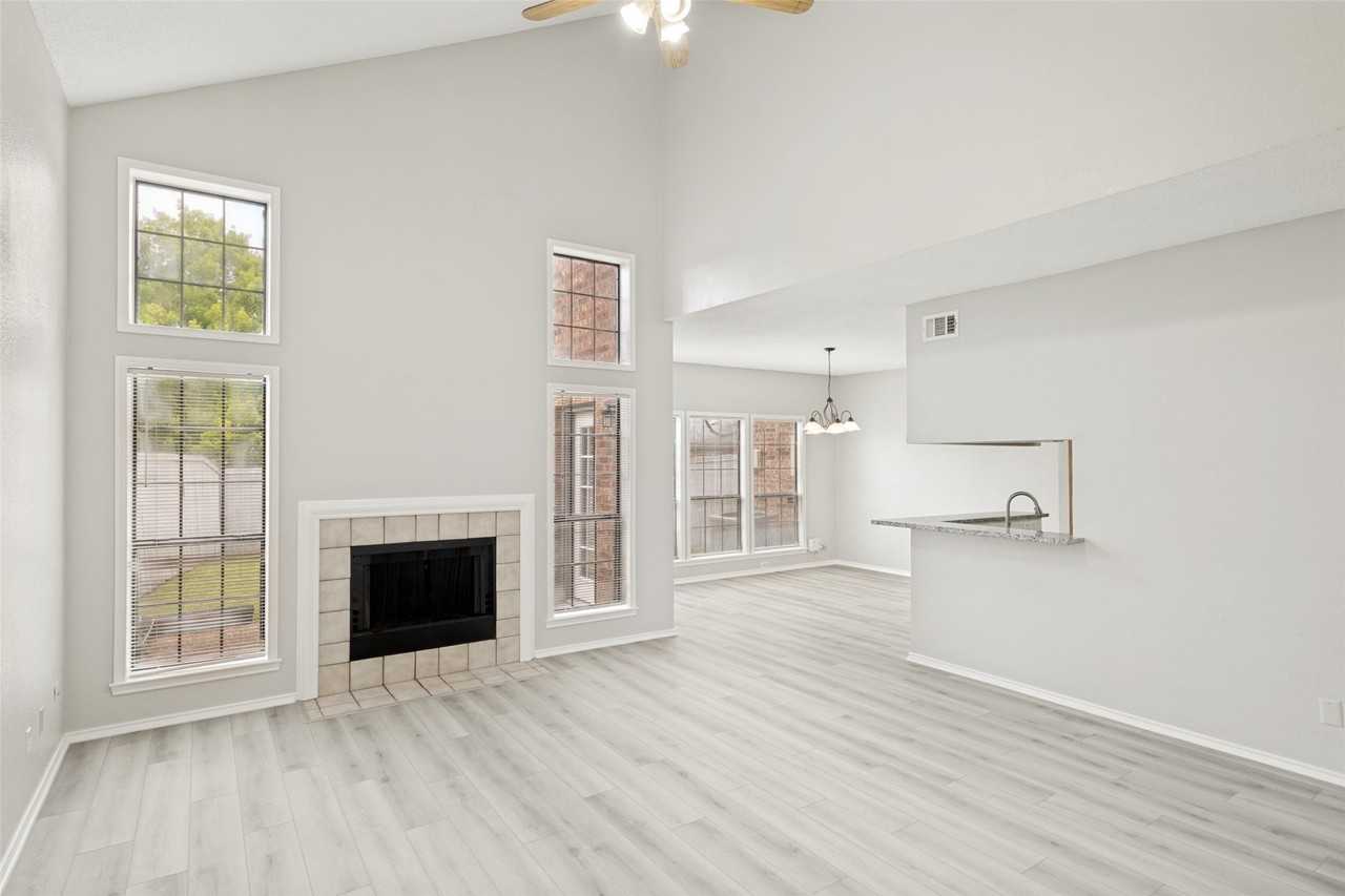 3317 Devonshire Dr - Photo 5 of 12