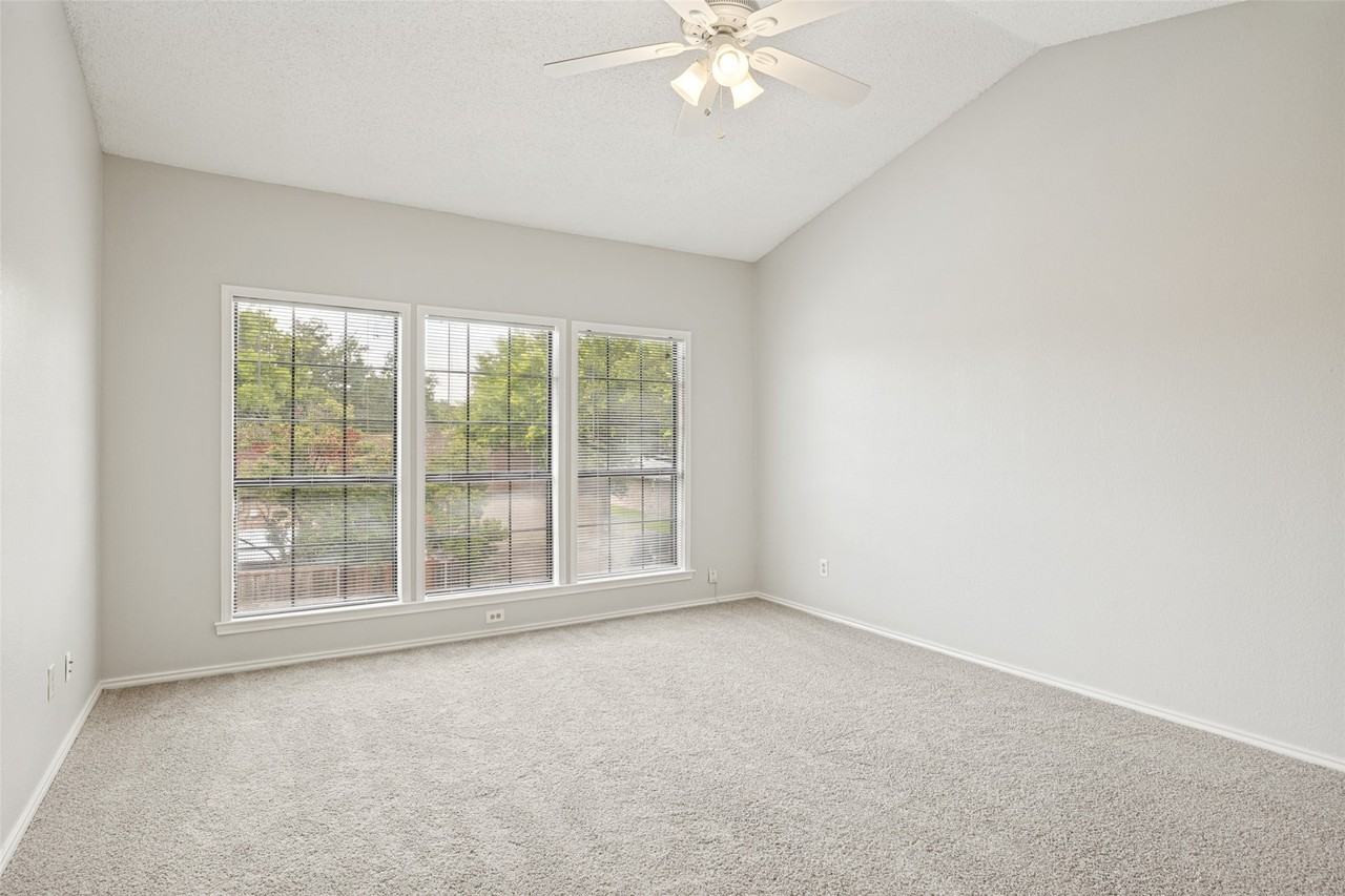 3317 Devonshire Dr - Photo 6 of 12