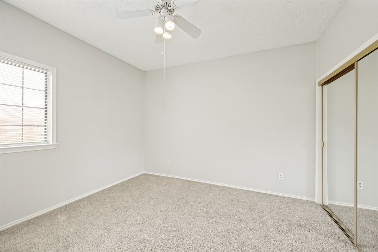 3317 Devonshire Dr - Photo 7 of 12