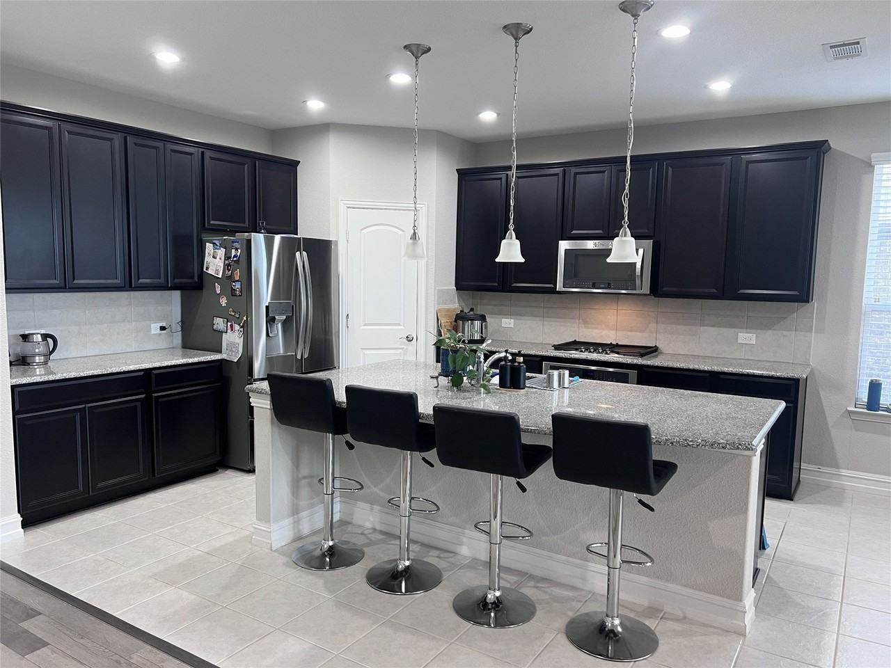 3213 Wiltshire Horn Ave - Photo 3 of 20