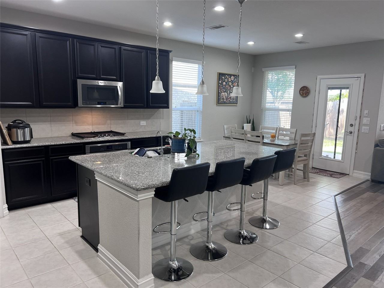 3213 Wiltshire Horn Ave - Photo 4 of 20