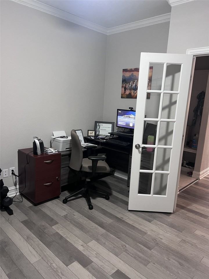 3213 Wiltshire Horn Ave - Photo 7 of 20