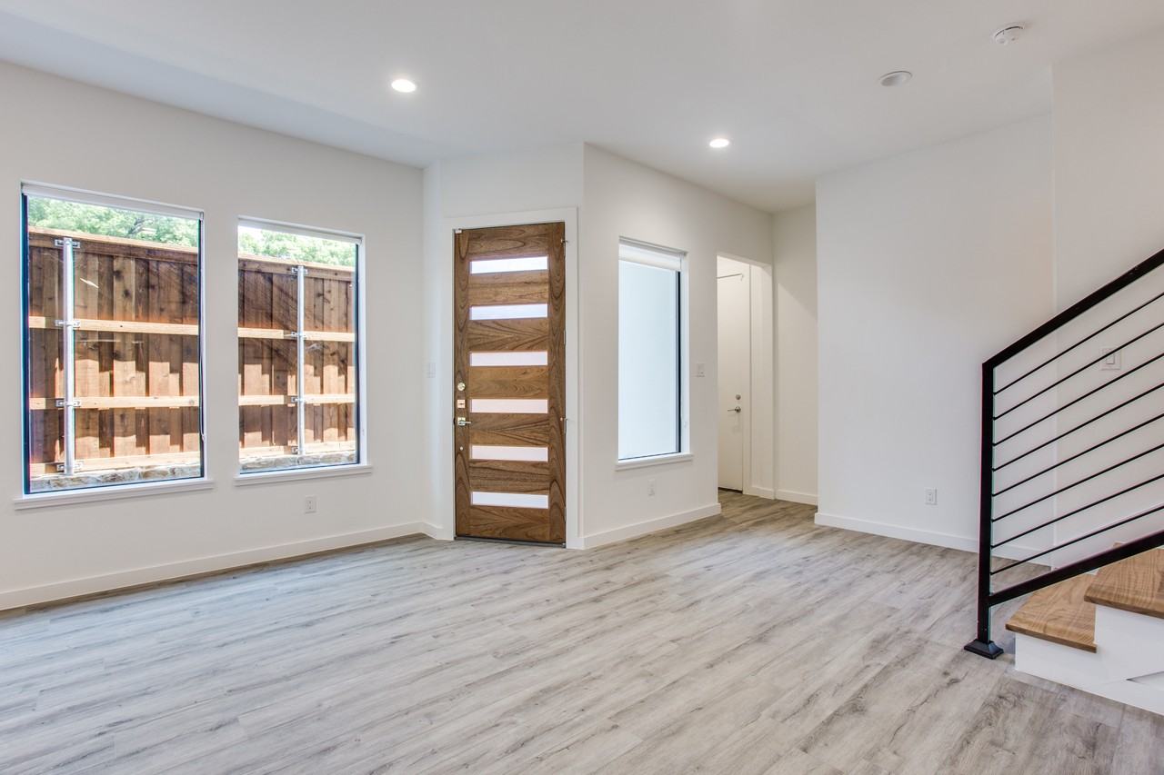 2335 Hondo Ave - Photo 4 of 12