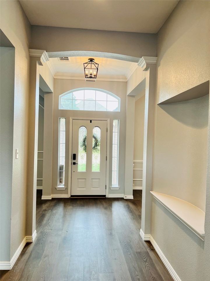1305 Granger Dr - Photo 4 of 17