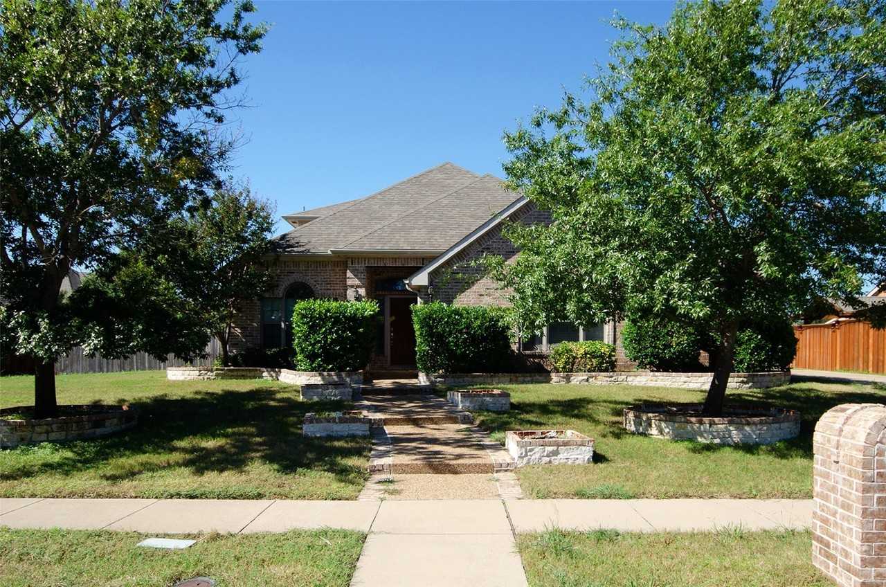 907 Mustang Ridge Dr