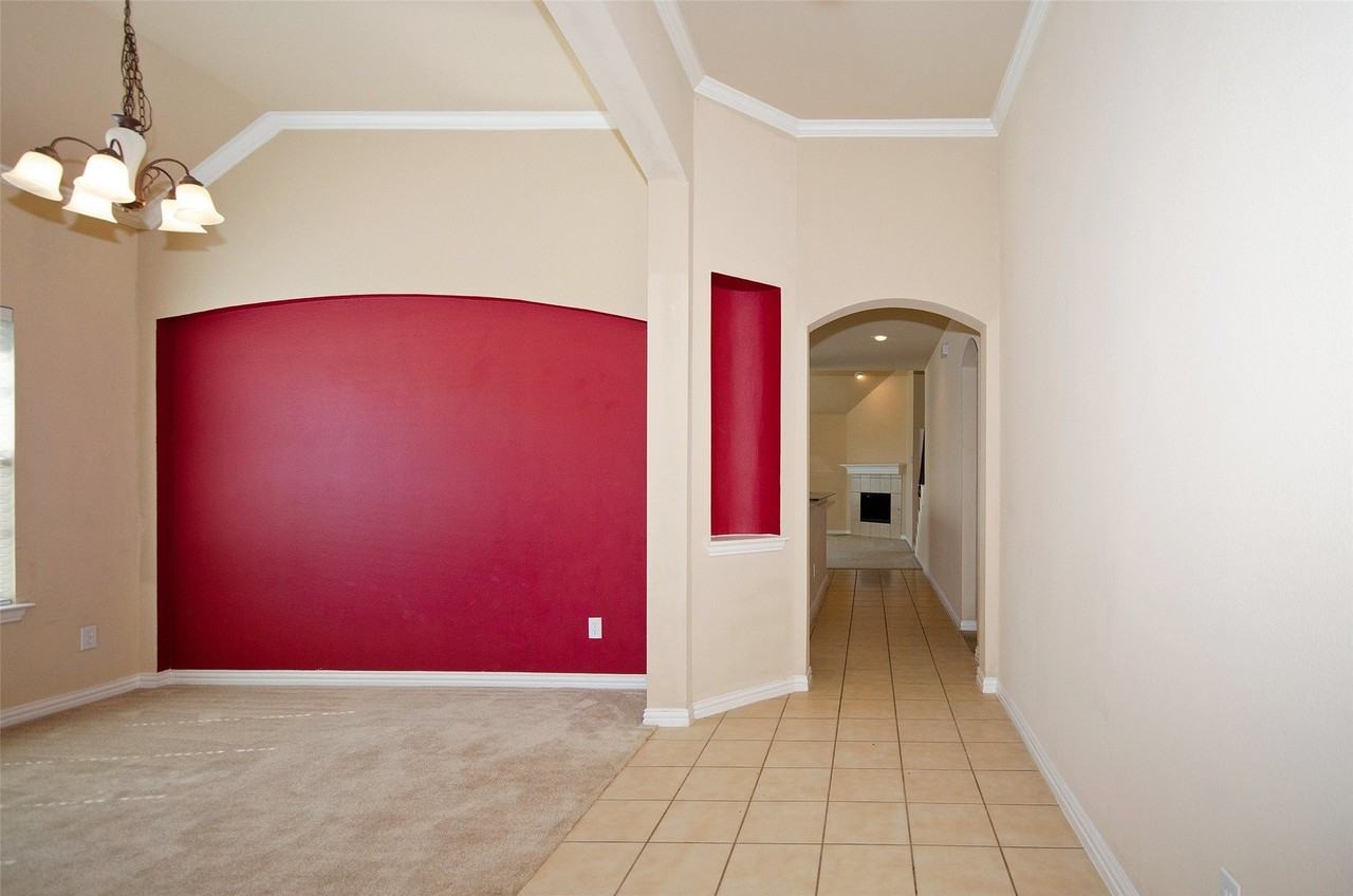 907 Mustang Ridge Dr - Photo 4 of 24