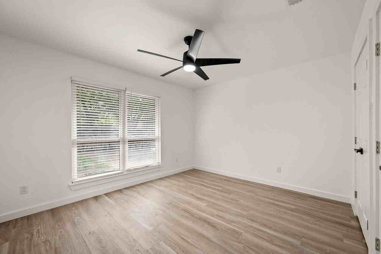 802 Rock Creek Dr - Photo 7 of 13