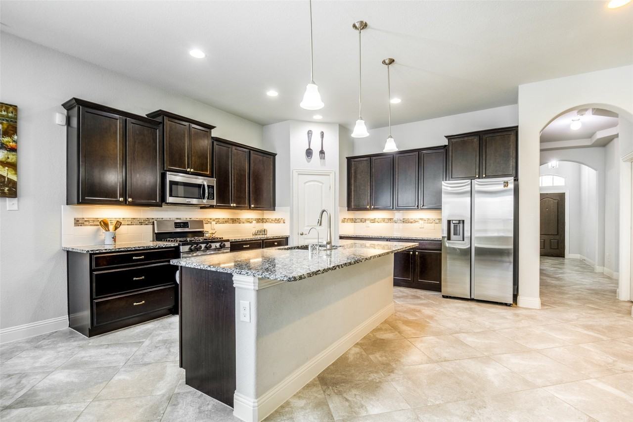 16000 Ryedale Rd - Photo 6 of 26