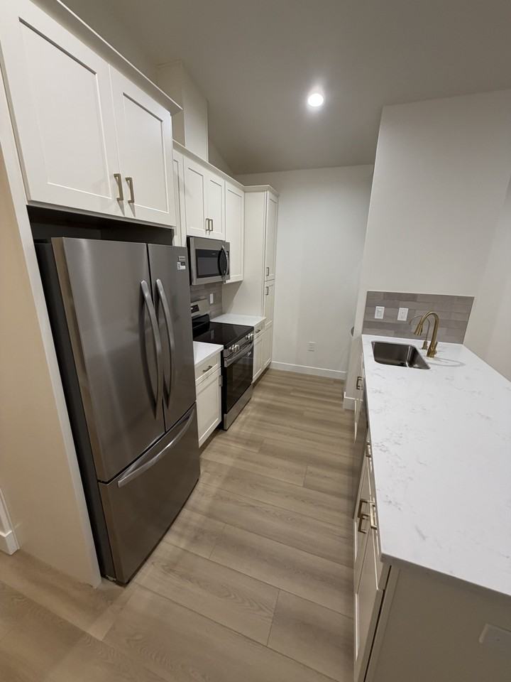 746 7th Ave #2 - Photo 6 of 11