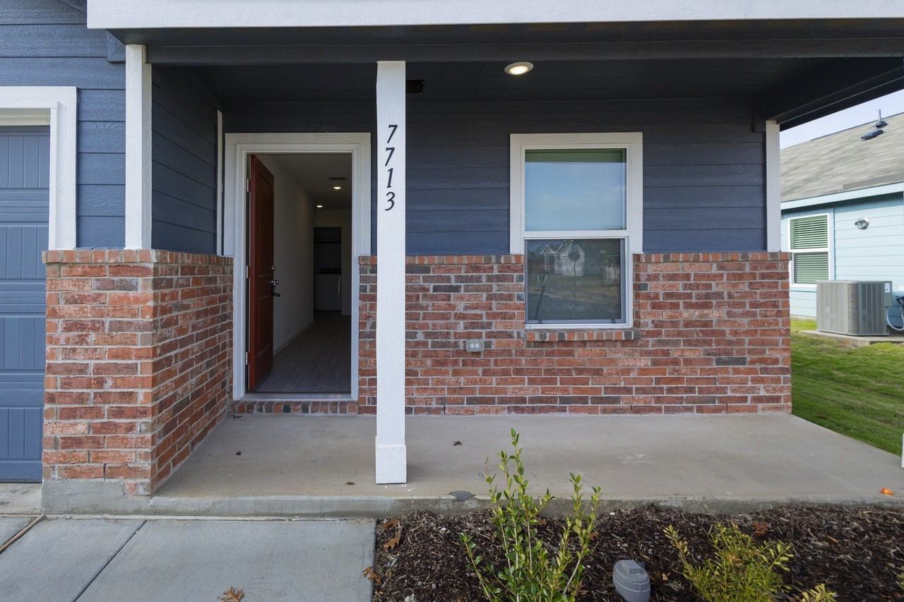 7713 Gus Wilson Dr - Photo 4 of 28