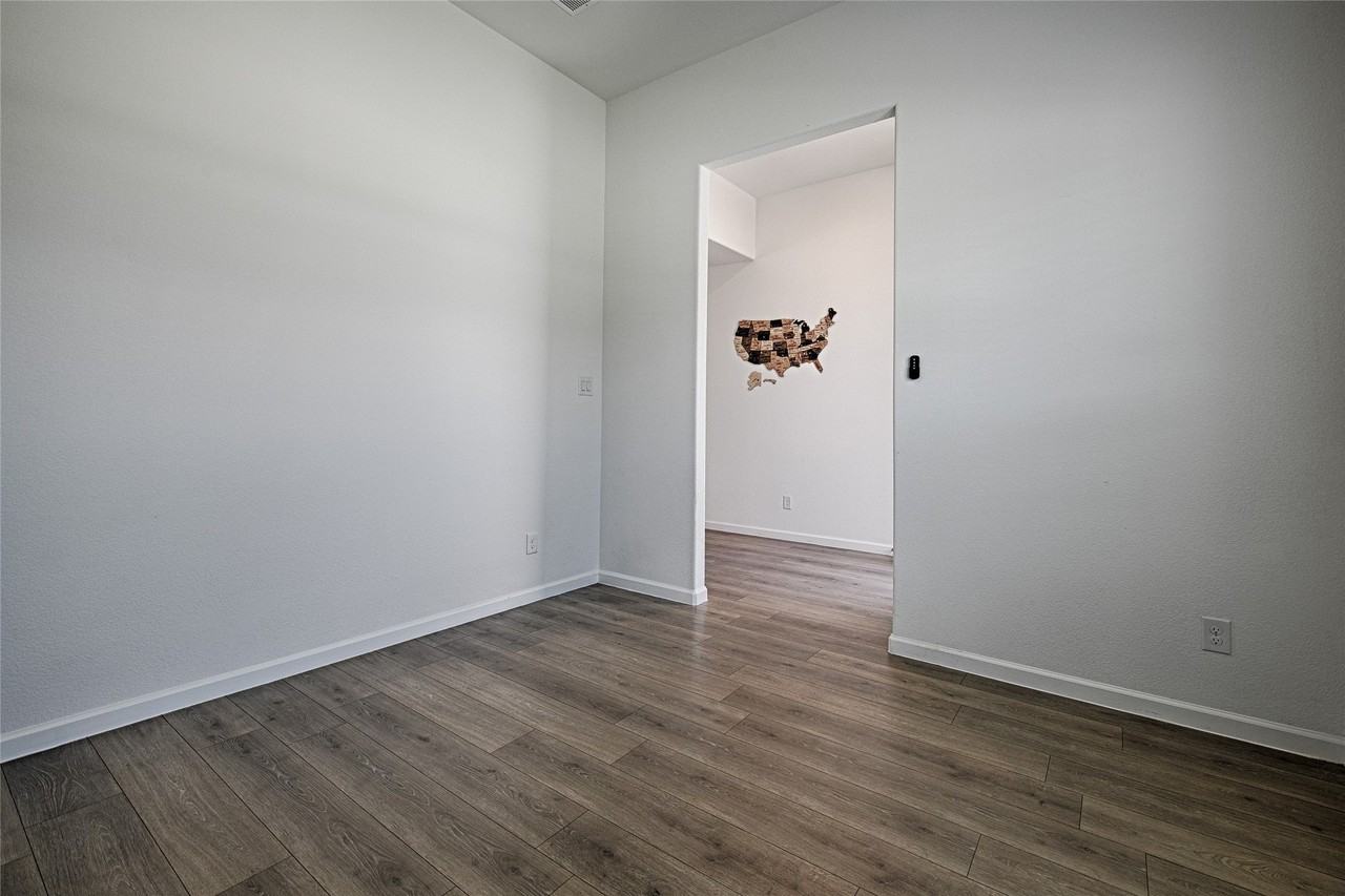 3511 Clara Dr - Photo 6 of 38