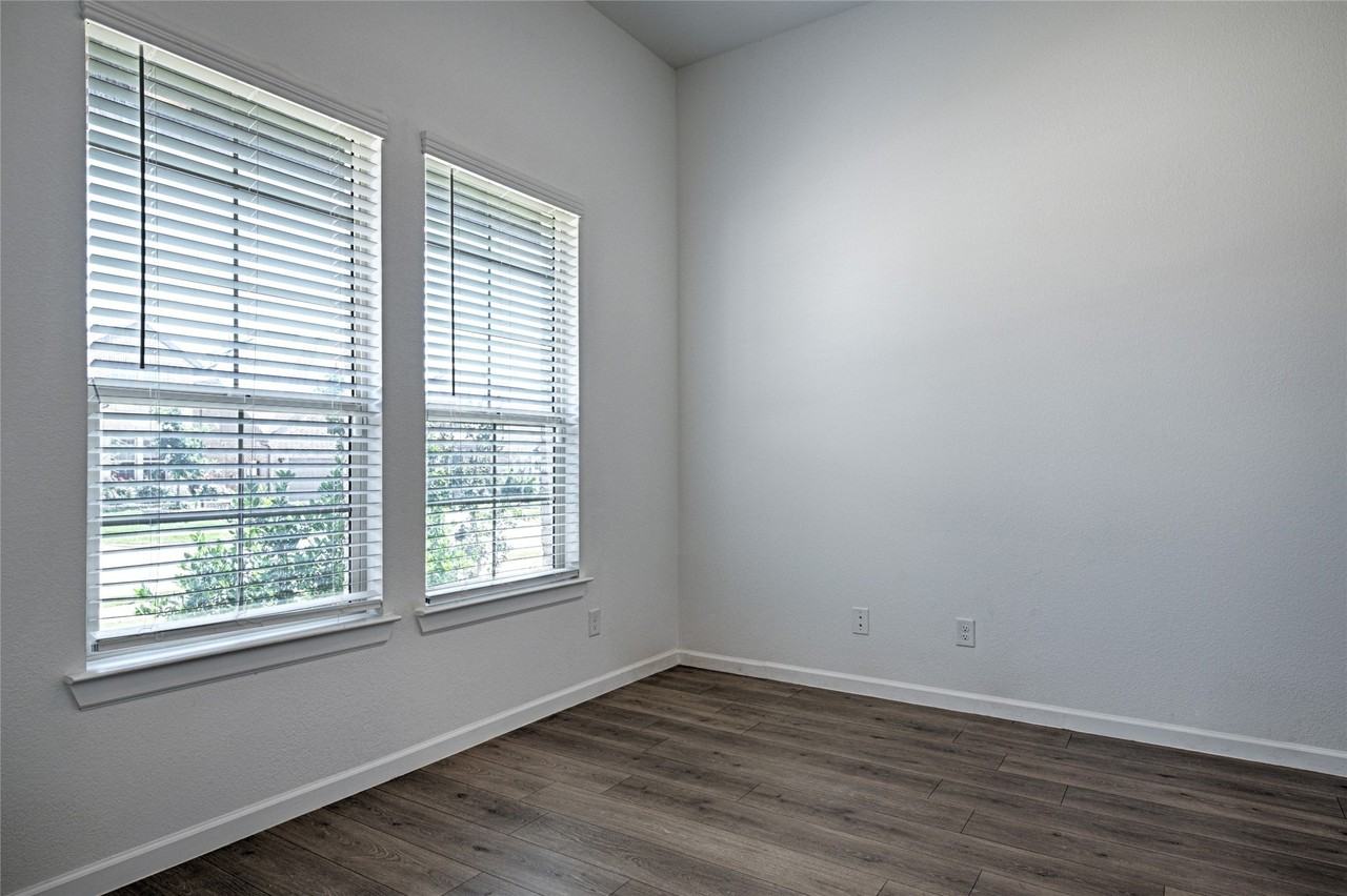 3511 Clara Dr - Photo 7 of 38