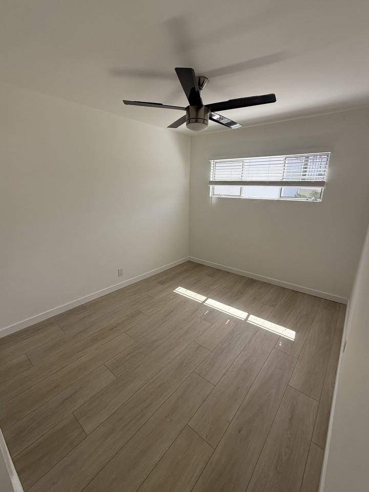 220 W Holly Ave #220 - Photo 6 of 6
