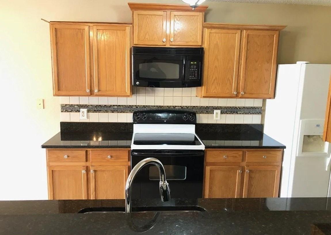 204 Lochwood Dr - Photo 4 of 14