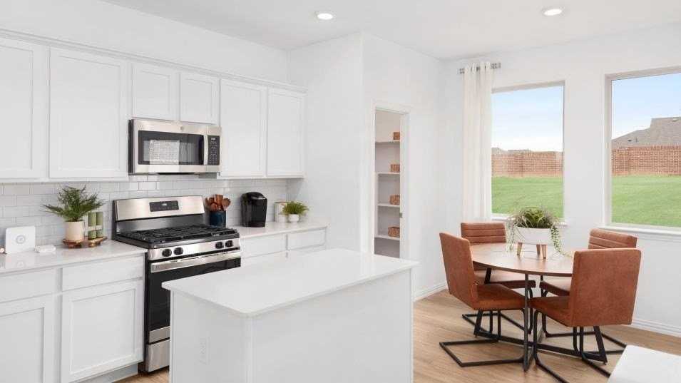 1825 Lotus St - Photo 2 of 23