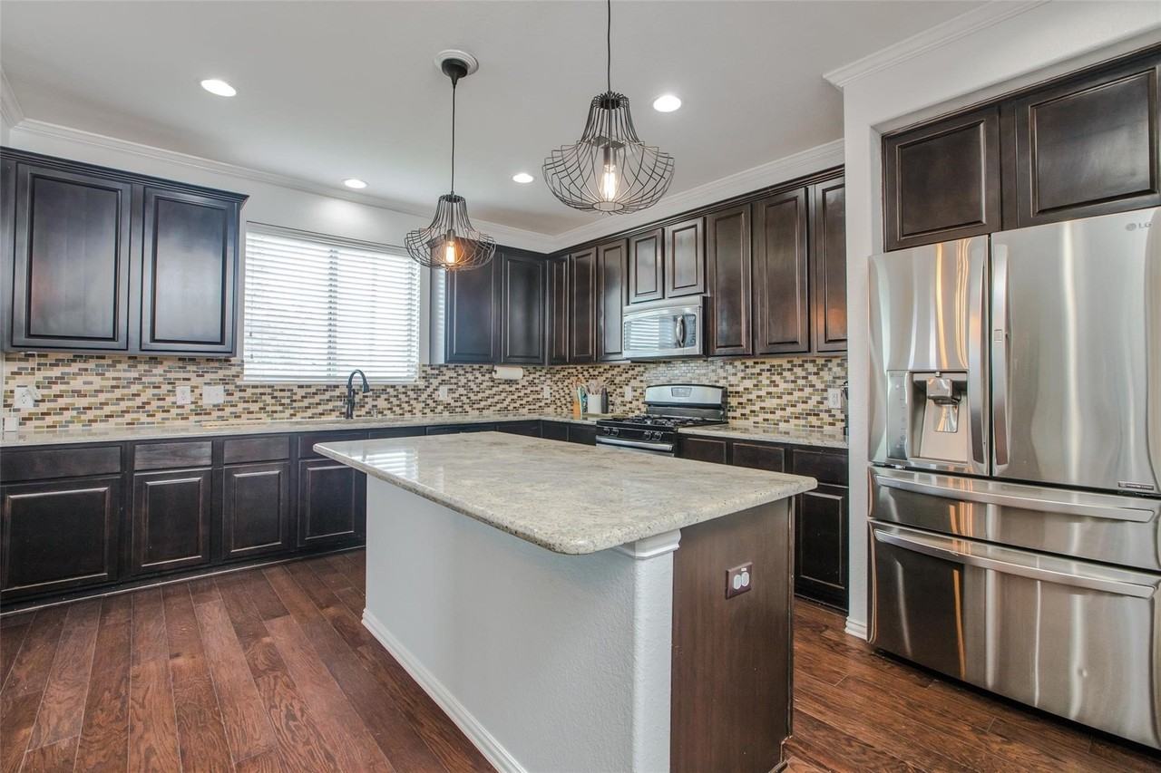 1320 Wheatear Dr - Photo 4 of 25