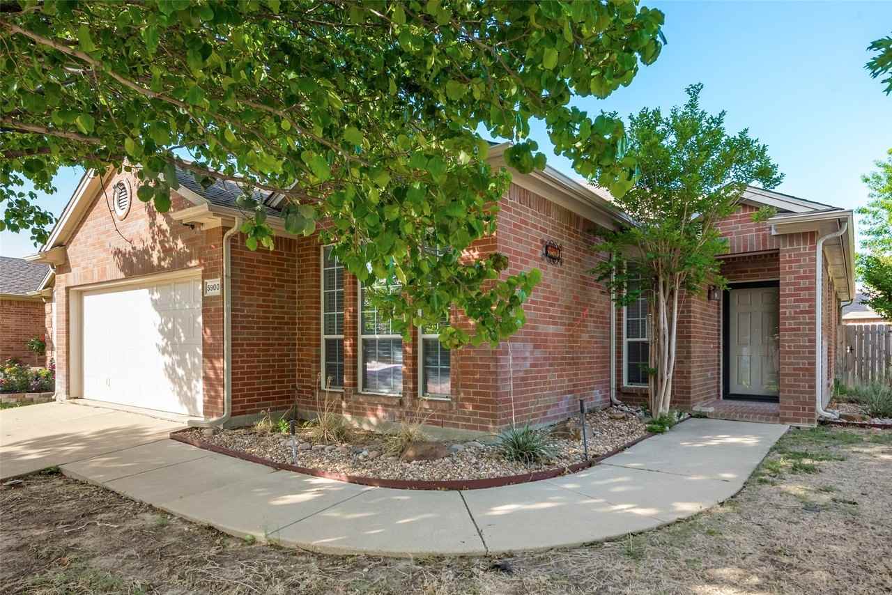 5900 Ozark Dr - Photo 3 of 26