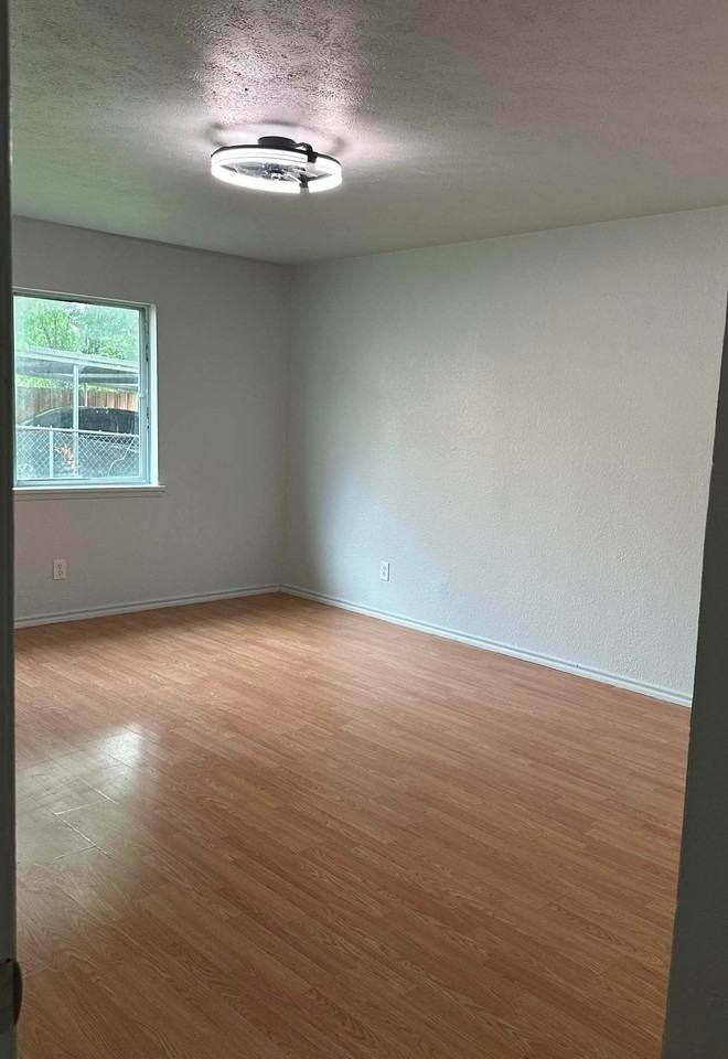 3205 Galaxie Rd - Photo 4 of 12