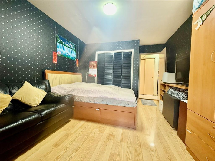 1348 63rd St #5 - Photo 4 of 7