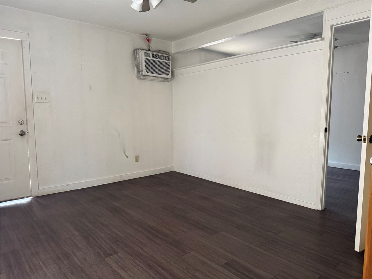 510 Jordan Ln - Photo 2 of 10