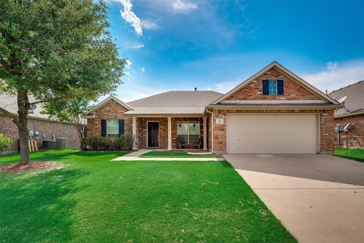 3209 Bloomfield Trl - Photo 2 of 28