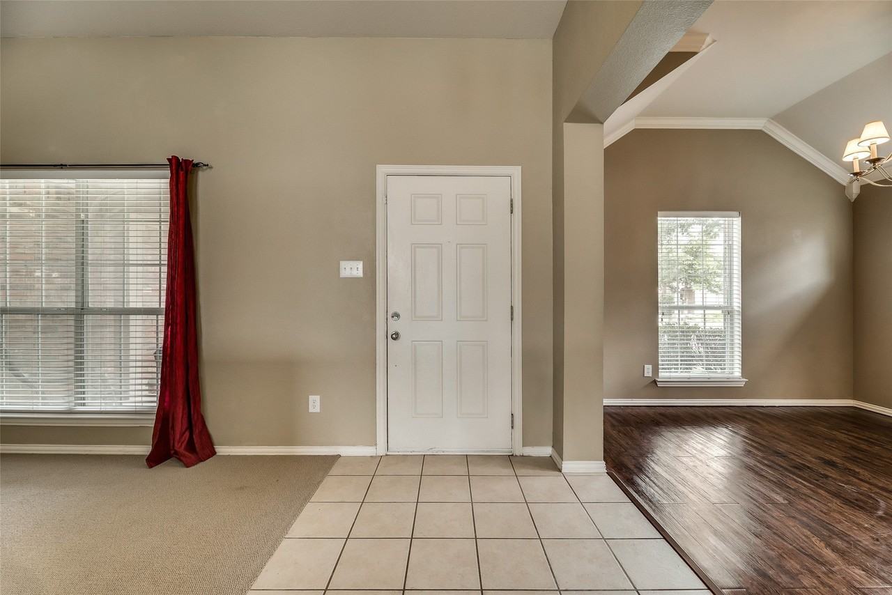 3209 Bloomfield Trl - Photo 4 of 28