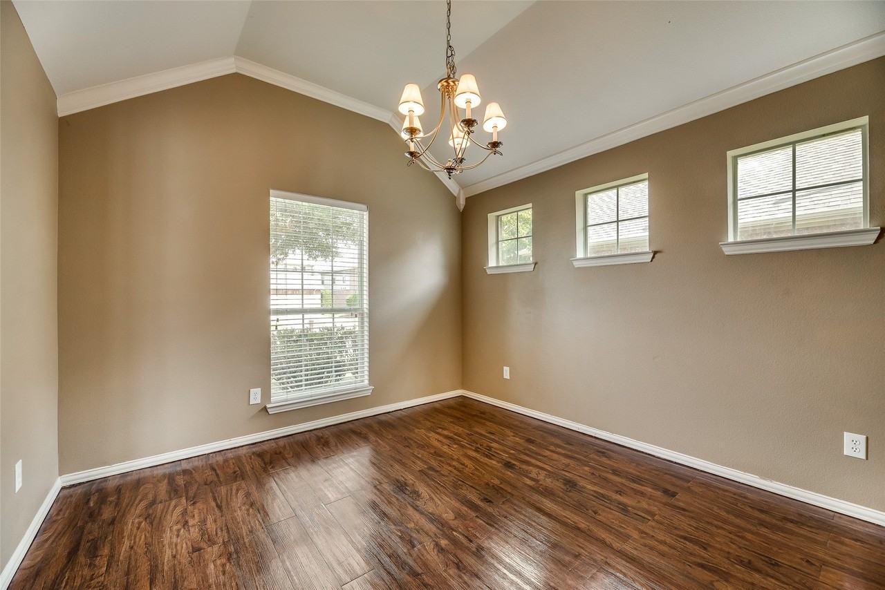 3209 Bloomfield Trl - Photo 7 of 28