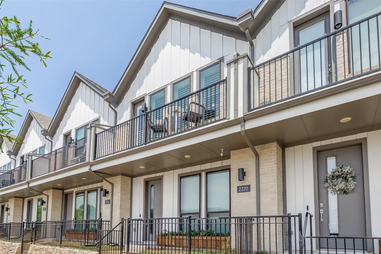 2220 Rook Dr