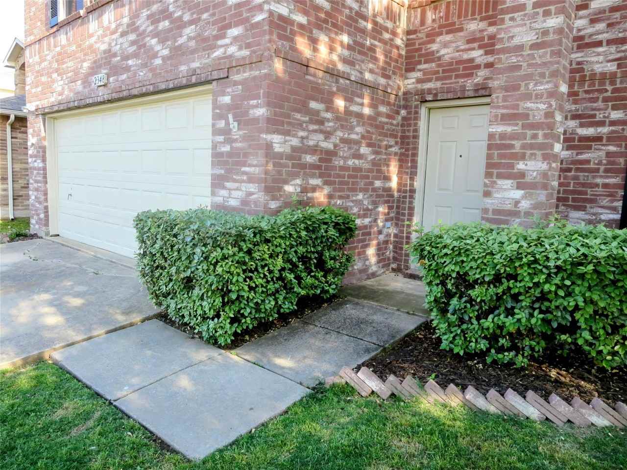 2348 White Oak Dr - Photo 4 of 34