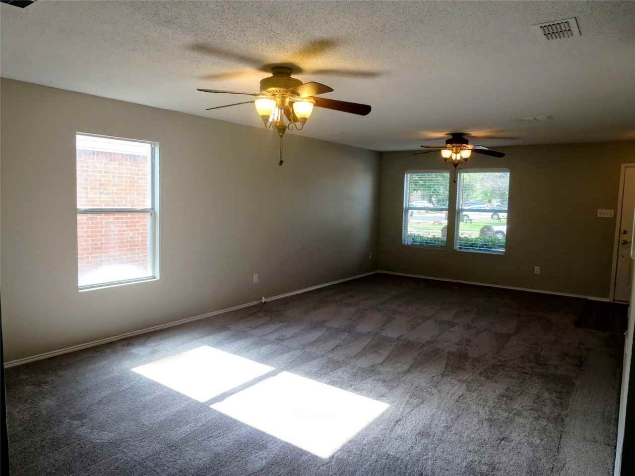 2348 White Oak Dr - Photo 6 of 34