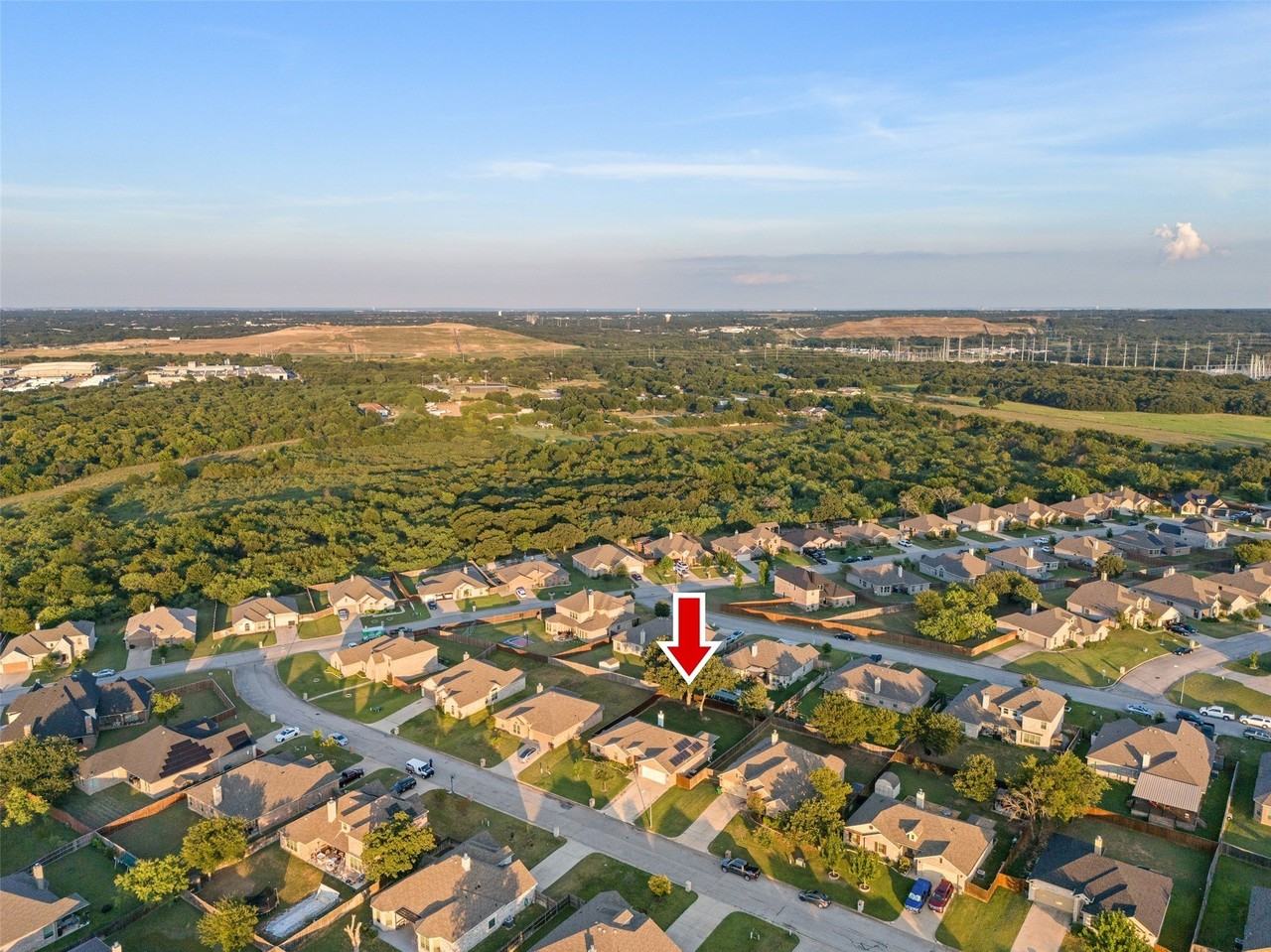 3733 Cecelia Ln - Photo 4 of 31