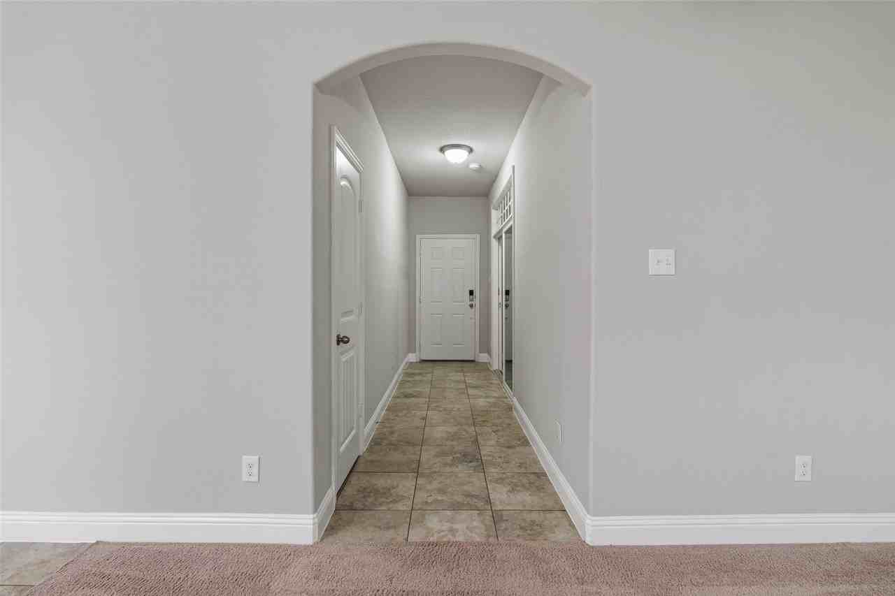 3733 Cecelia Ln - Photo 7 of 31