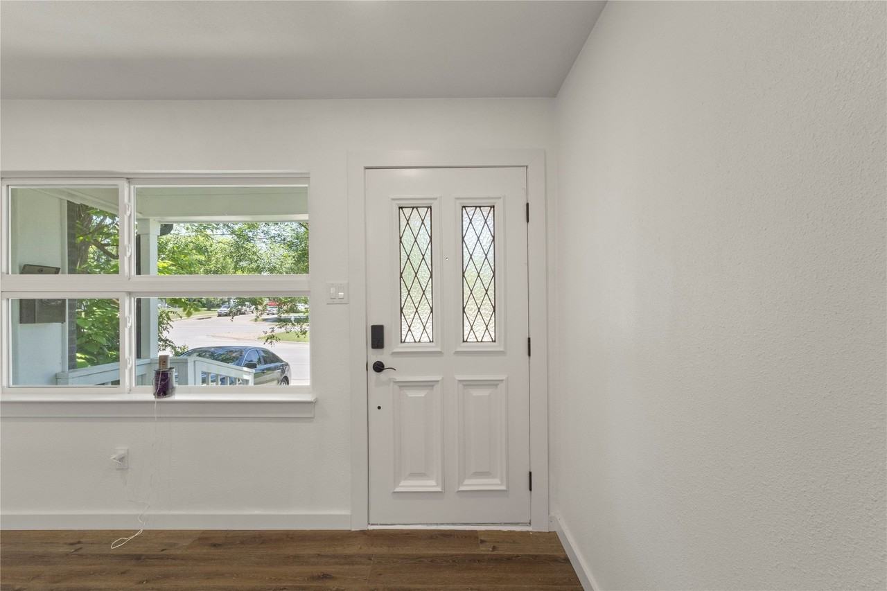 10325 Maylee Blvd - Photo 3 of 28