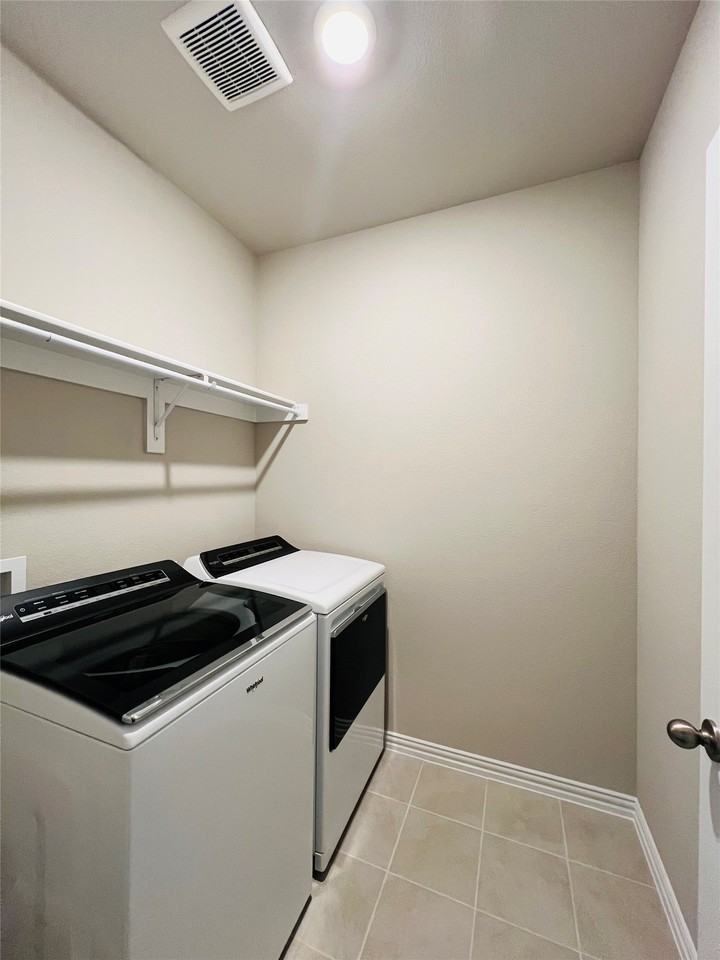 3305 Cross Shore Dr - Photo 6 of 31