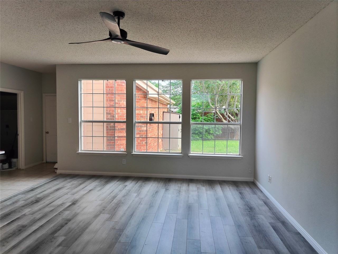 1412 Brenda Ln - Photo 6 of 18