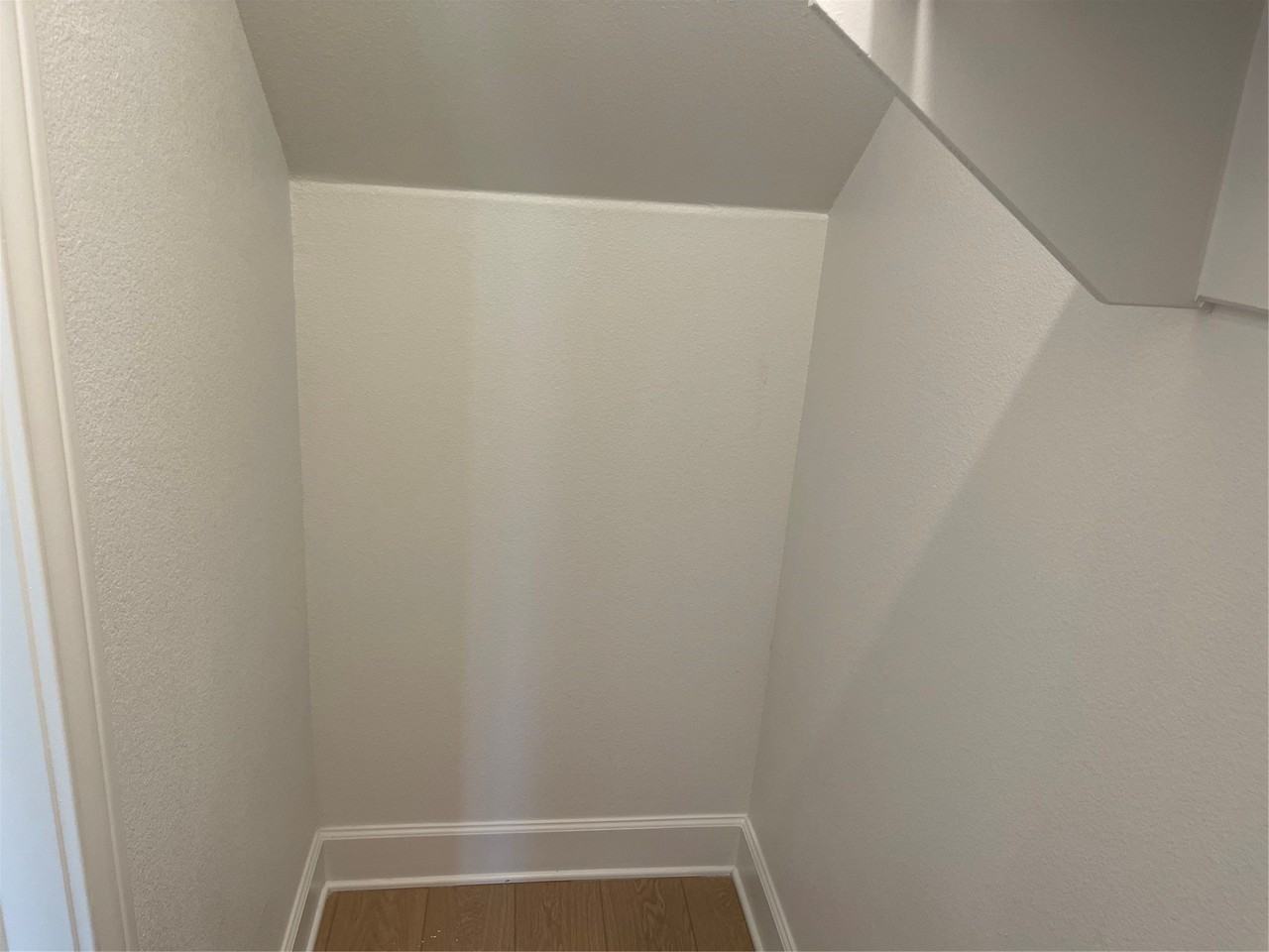 1411 Windermere Way - Photo 6 of 23