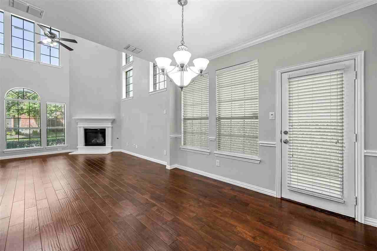 2124 Broadstone Dr - Photo 4 of 29