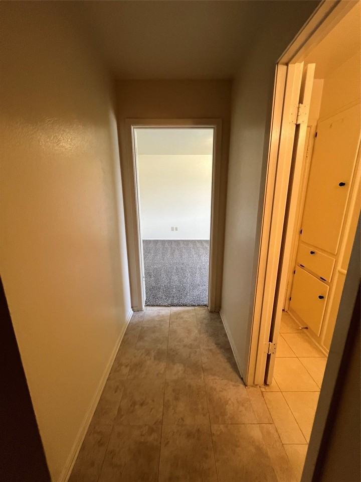 3104 Stanford St - Photo 7 of 23