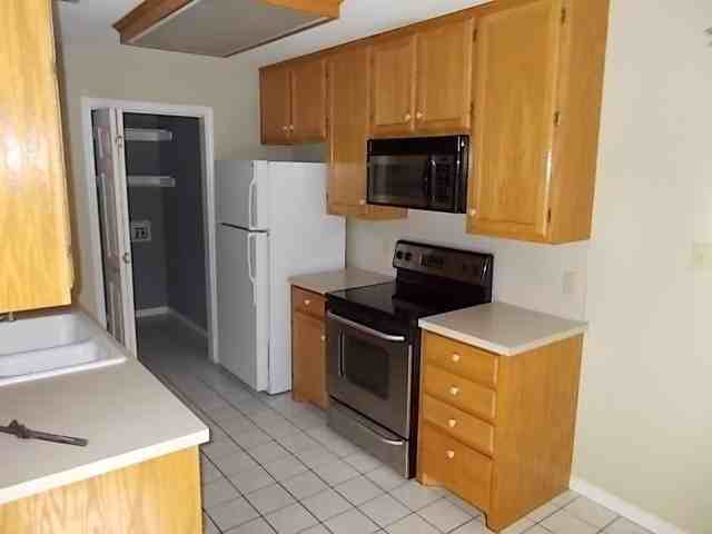 3950 Trinity Ln - Photo 4 of 12