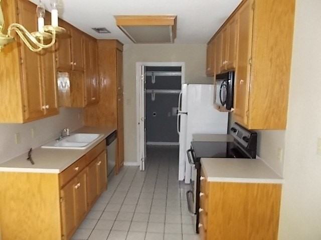 3950 Trinity Ln - Photo 5 of 12