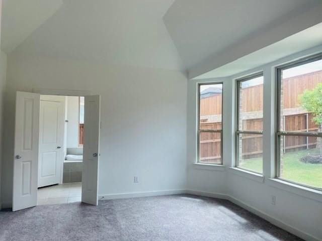 3954 Oak Creek Cir - Photo 4 of 7